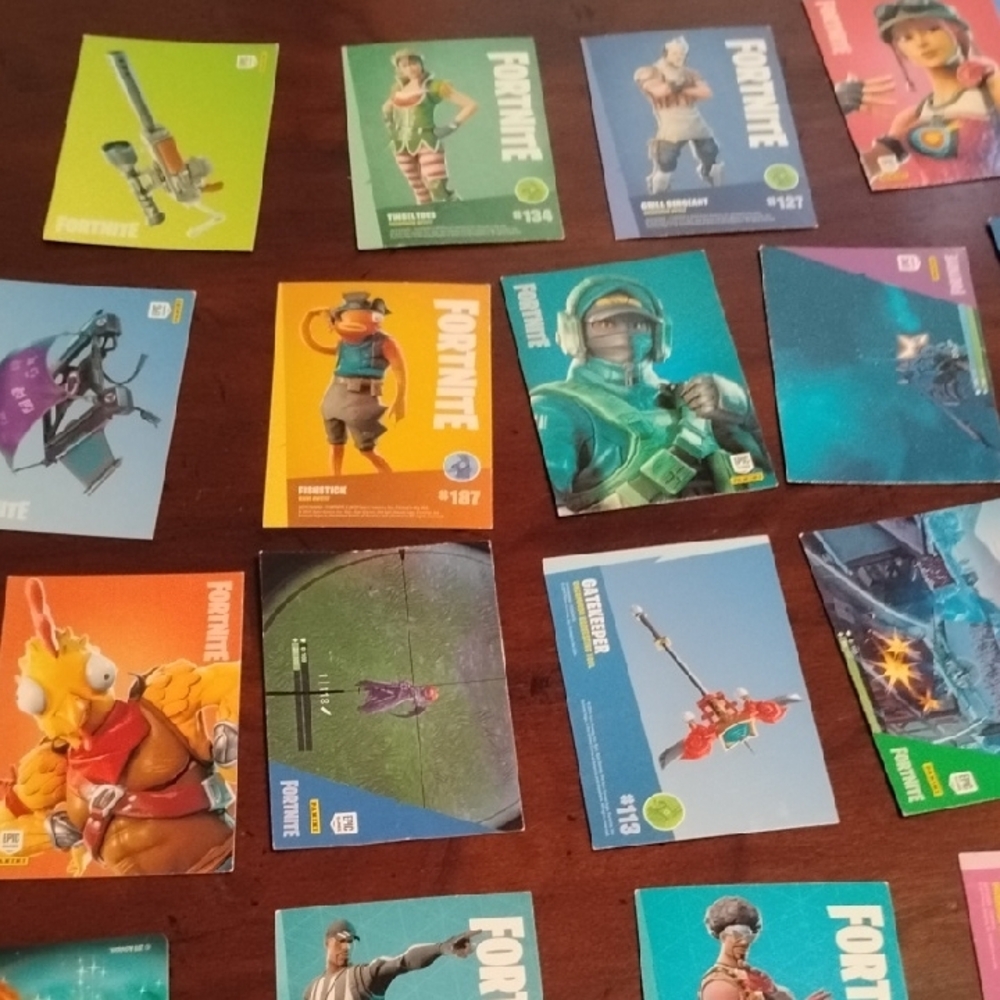 Fortnite Colorful Card Game Set - Picture 3 of 6